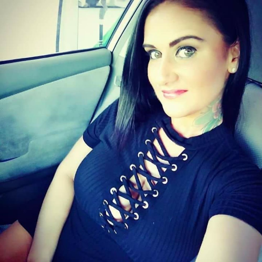 Meet your Posher, Crystal